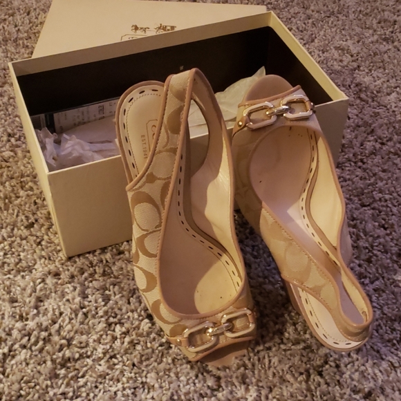 Coach shoes - Picture 1 of 2